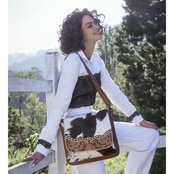 9911 Mangnifique Hand- Concealed Bag S-5190 main image 2